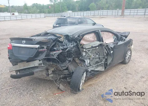 2017 Nissan Sentra S z USA, uszkodzony, nr VIN 3N1AB7AP7HY367968